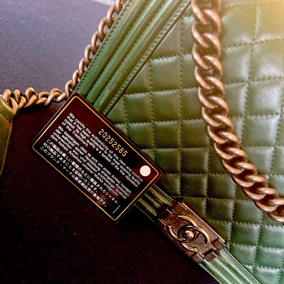 Chanel Green Quilted Calfskin Medium Boy Flap Handbag - Picture 2 of 9